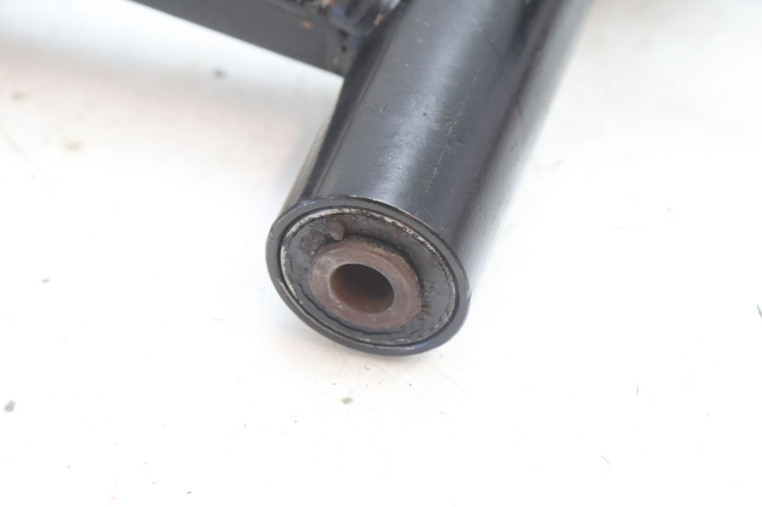 photo de SUPORTE DO MOTOR SYM ORBIT III 3 4T 50 (2021 - 2025) - Estado da superfície