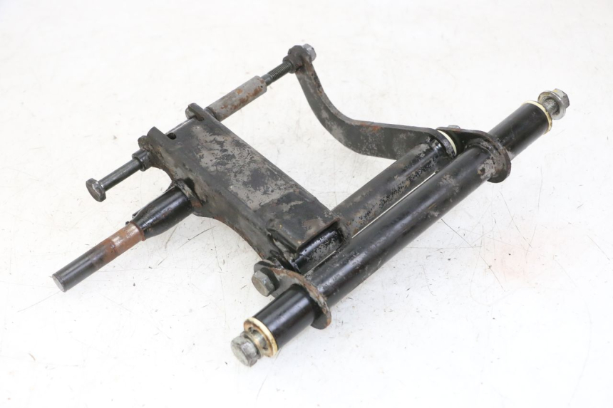 photo de SUPORTE DO MOTOR PIAGGIO VESPA GRANTURISMO 200 (2004 - 2005) - Estado da superfície