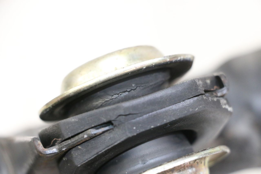 photo de SUPORTE DO MOTOR PIAGGIO VESPA LX 150 (2005 - 2013) - Zoom do estado de desgaste
