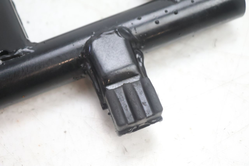 photo de SUPORTE DO MOTOR JM MOTORS R-MAX TECH 50 (2024 - 2026) - Detalhe da peça