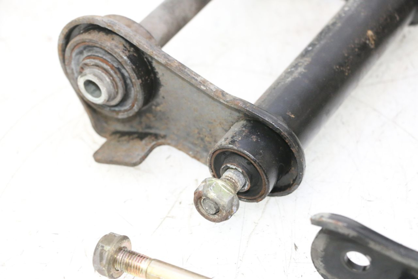 photo de SUPORTE DO MOTOR DAELIM S2 125 (2006 - 2007) - Ampliação técnica