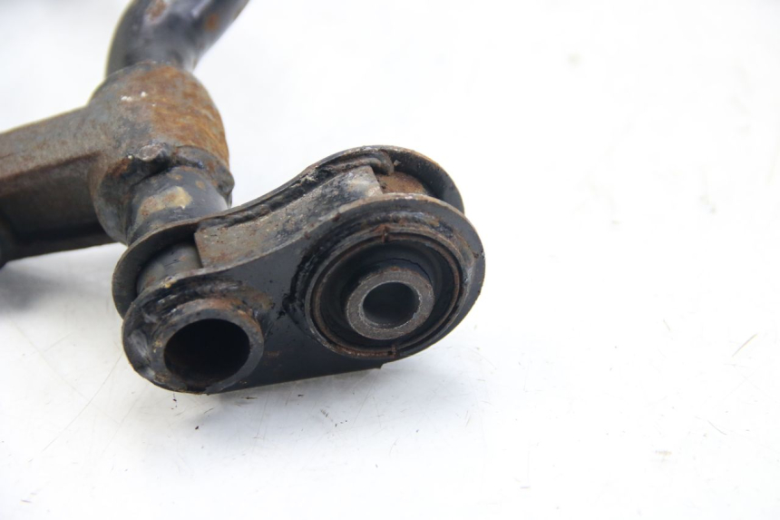 photo de SUPORTE DO MOTOR DAELIM S3 125 (2010 - 2017) - Zoom do estado de desgaste