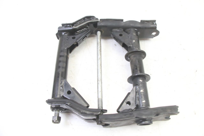 photo de SUPORTE DO MOTOR PEUGEOT SATELIS 125 (2013 - 2018) - Detalhe da peça