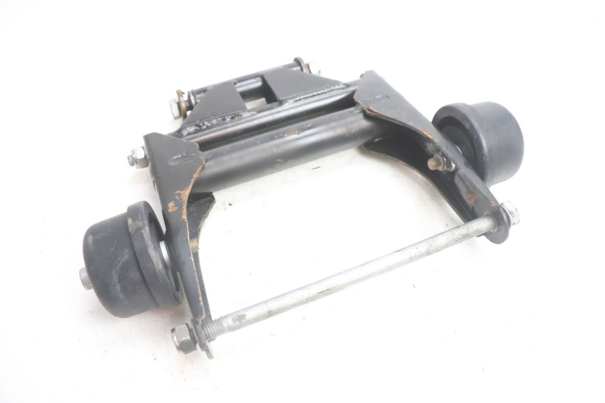 photo de SUPORTE DO MOTOR APRILIA SCARABEO GT 125 (1999 - 2007) - Outro ângulo de visão