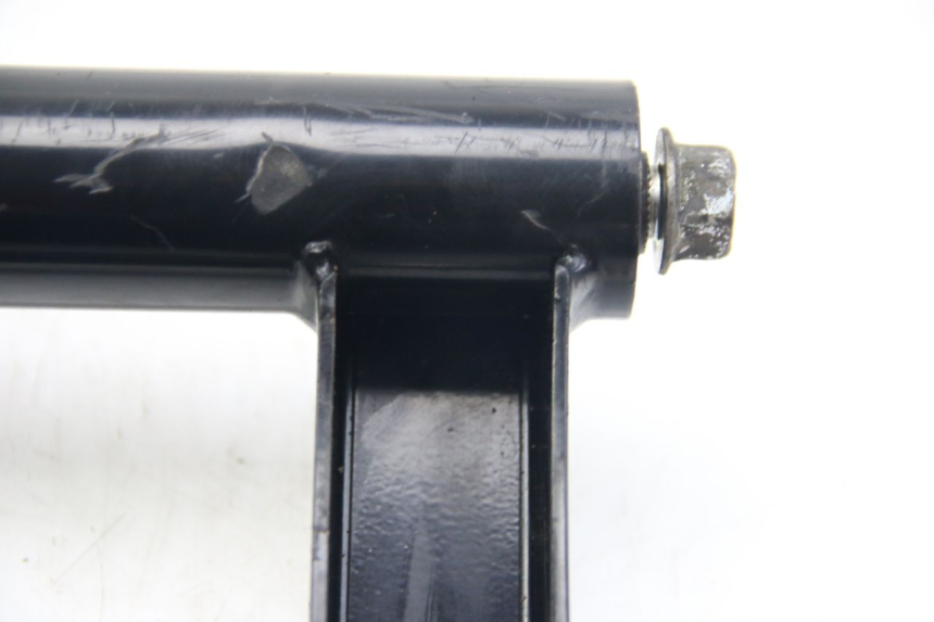 photo de SUPORTE DO MOTOR SUZUKI SIXTEEN 125 (2008 - 2010) - Estado da superfície