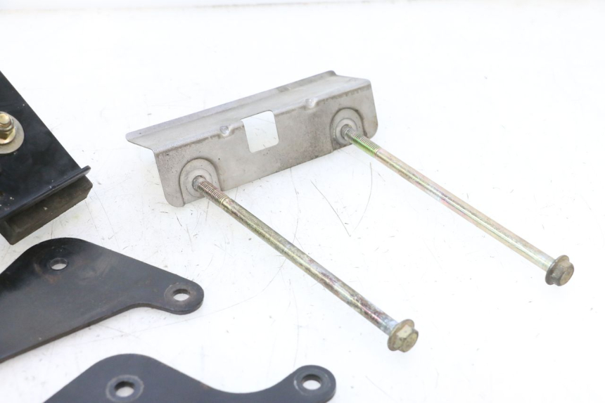 photo de SUPORTE DO MOTOR CAN-AM SPYDER RS 1000 (2008 - 2012) - Outro ângulo de visão