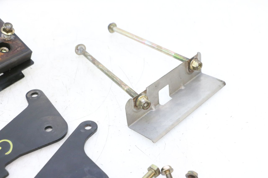 photo de SUPORTE DO MOTOR CAN-AM SPYDER RS 1000 (2008 - 2012) - Pontos de fixação