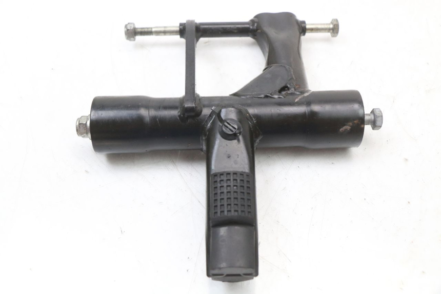photo de SUPORTE DO MOTOR APRILIA SR 2T 50 (2018 - 2022) - Zoom do estado de desgaste
