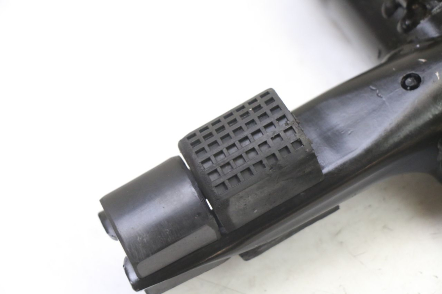 photo de SUPORTE DO MOTOR APRILIA SR 2T 50 (2018 - 2022) - Detalhe da peça