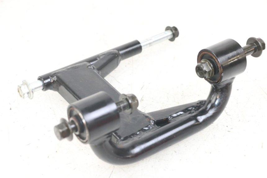 photo de SUPORTE DO MOTOR HYTRACK ST 170 (2020 - 2024) - Outro ângulo de visão
