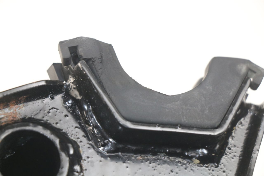 photo de SUPORTE DO MOTOR PEUGEOT STREETZONE 2T 50 (2014 - 2019) - Zoom do estado de desgaste
