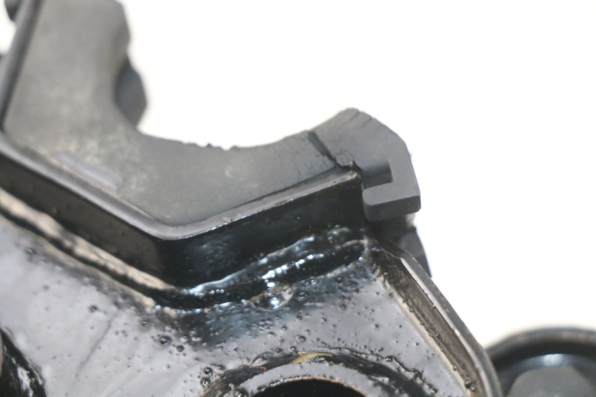 photo de SUPORTE DO MOTOR PEUGEOT STREETZONE 2T 50 (2014 - 2019) - Outro ângulo de visão