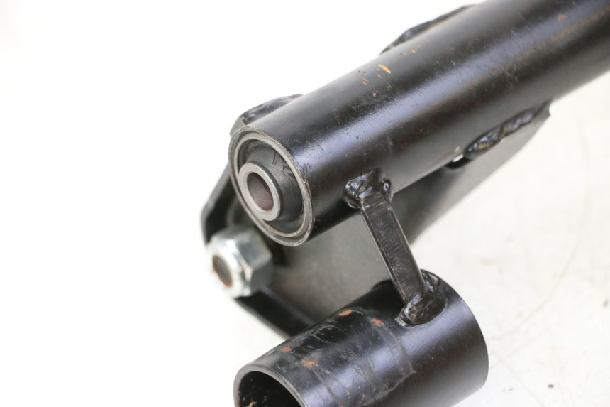 photo de SUPORTE DO MOTOR PEUGEOT STREETZONE I 2T 50 (2018 - 2020) - Outro ângulo de visão