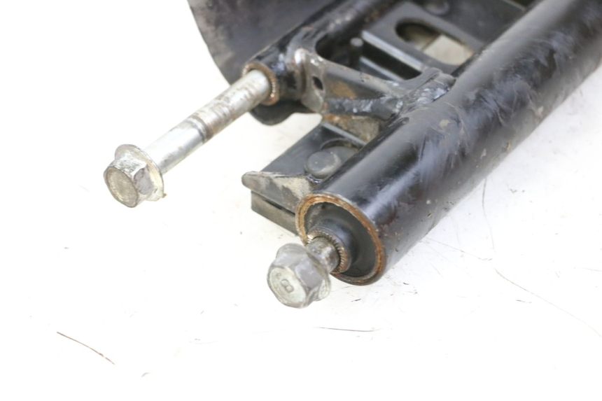 photo de SUPORTE DO MOTOR SUZUKI BURGMAN 125 (2015 - 2017) - Outro ângulo de visão