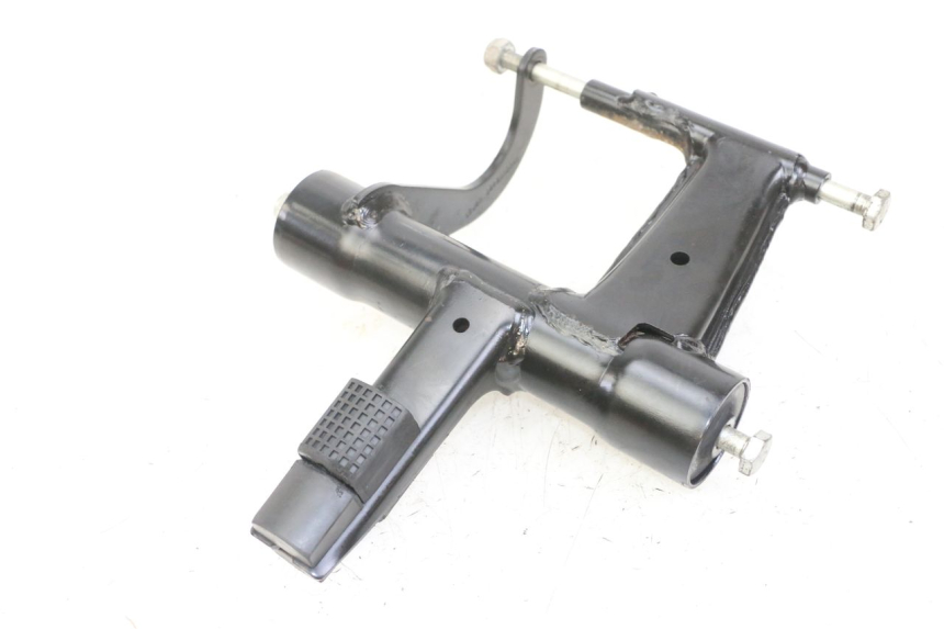 photo de SUPORTE DO MOTOR APRILIA SXR 50 (2021 - 2023) - Outro ângulo de visão