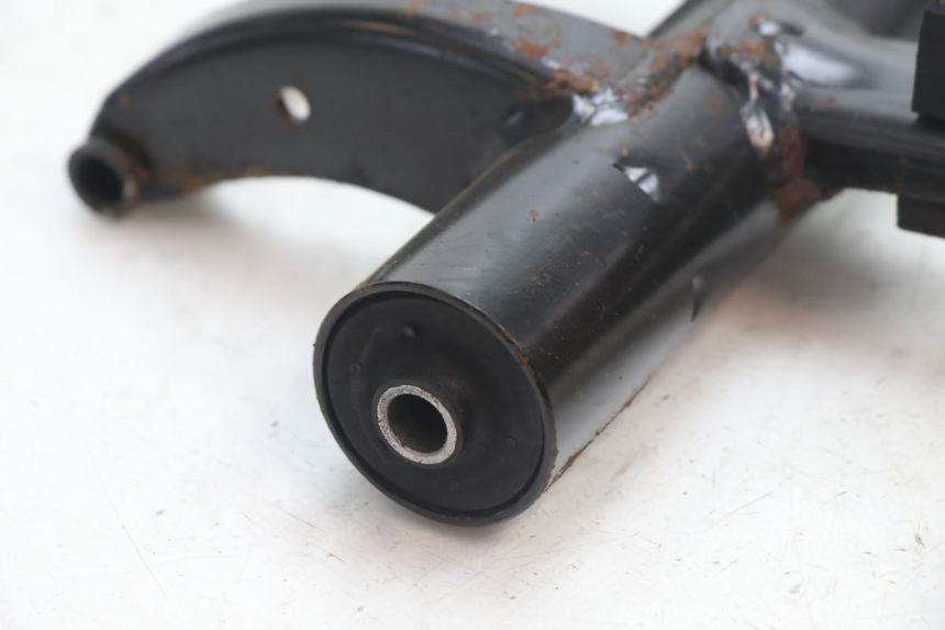 photo de SUPORTE DO MOTOR PIAGGIO TYPHOON 50 (2000 - 2009) - Detalhe da peça