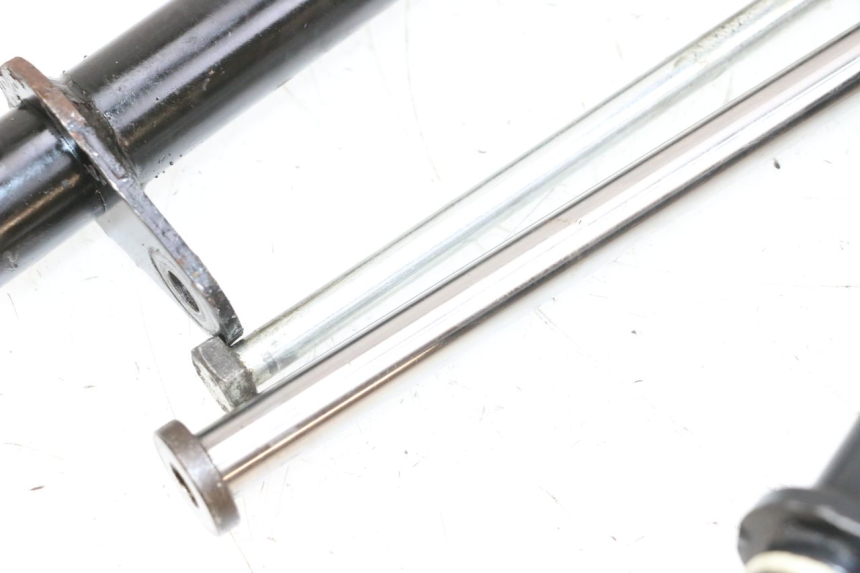 photo de SUPORTE DO MOTOR PIAGGIO VESPA GTS SUPER IE 125 (2009 - 2016) - Ampliação dos componentes