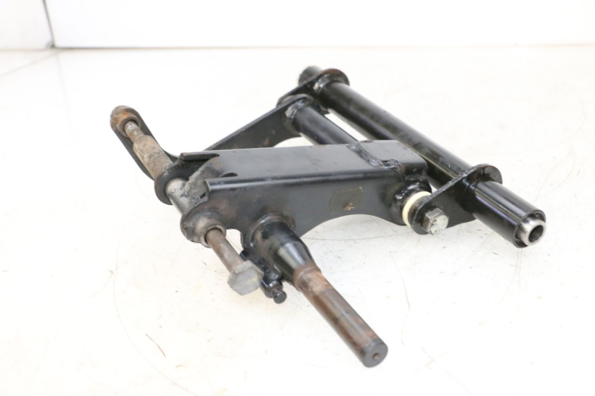 photo de SUPORTE DO MOTOR PIAGGIO VESPA GTS SUPER IE 125 (2009 - 2016) - Zoom do estado de desgaste