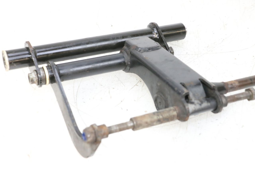 photo de SUPORTE DO MOTOR PIAGGIO VESPA GTS SUPER IE 125 (2009 - 2016) - Ampliação técnica