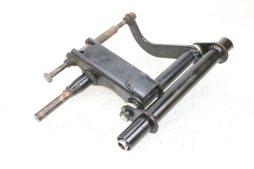 photo de SUPORTE DO MOTOR PIAGGIO VESPA GTS SUPER IE 125 (2009 - 2016) - Pontos de fixação
