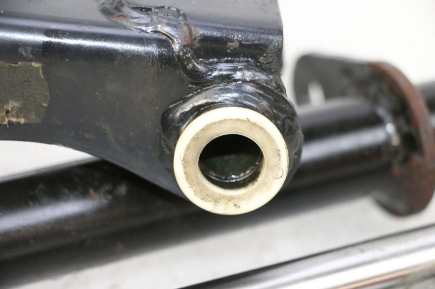photo de SUPORTE DO MOTOR PIAGGIO VESPA GTS SUPER IE 125 (2009 - 2016) - Estado da superfície
