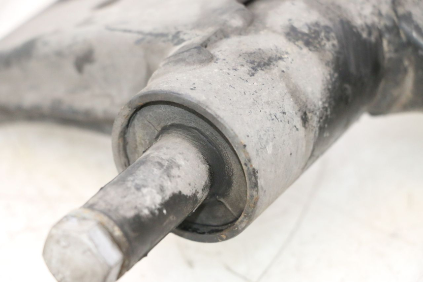 photo de SUPORTE DO MOTOR PIAGGIO VESPA PRIMAVERA 2T 50 (2013 - 2018) - Detalhe da peça
