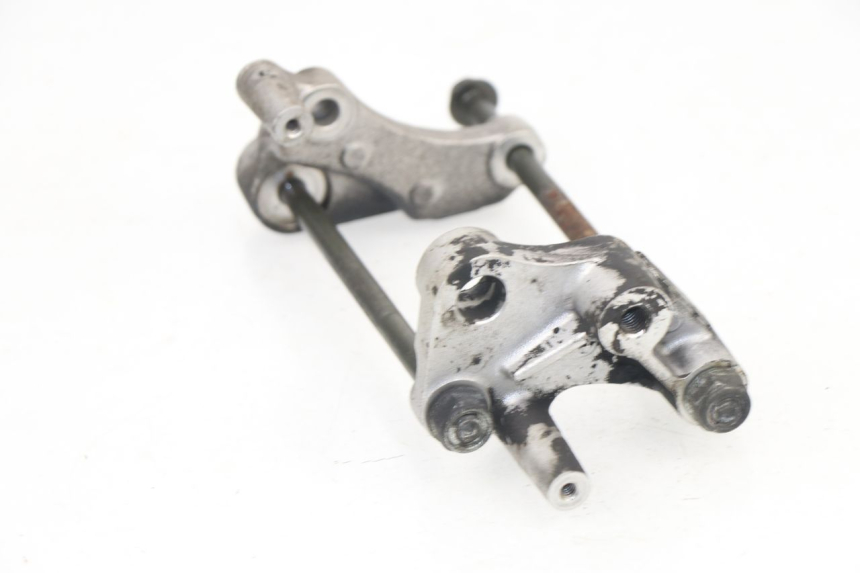 photo de SUPORTE DO MOTOR HONDA VTR F FIRESTORM 1000 (1997 - 2001) - Outro ângulo de visão