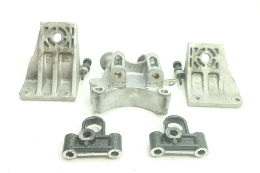 photo de SUPORTE DO MOTOR YAMAHA WAVE RUNNER GP R 1200 (2000 - 2003) - Vista principal