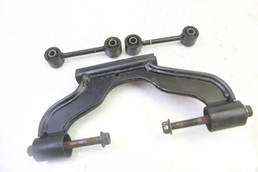 photo de SUPORTE DO MOTOR YAMAHA X-CITY XCITY 125 (2007 - 2013) - Detalhe da peça