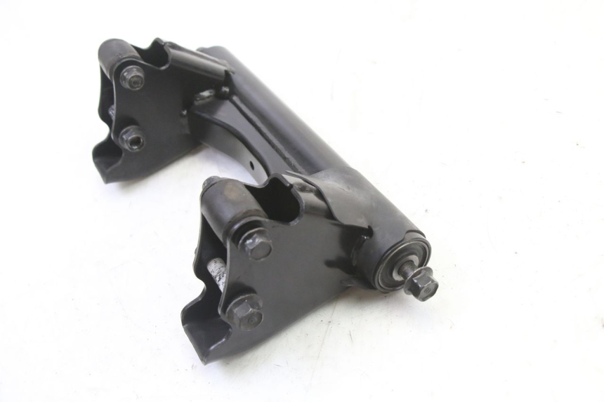 photo de SUPORTE DO MOTOR YAMAHA XMAX X-MAX 125 (2021 - 2025) - Pontos de fixação