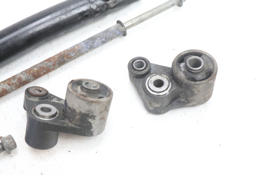 photo de SUPORTE DO MOTOR YAMAHA XJR 1300 (1998 - 2002) - Outro ângulo de visão