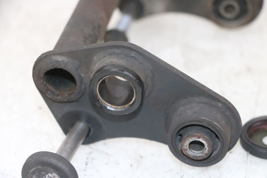 photo de SUPORTE DO MOTOR YAMAHA FZS FAZER 600 (2001 - 2003) - Zoom do estado de desgaste