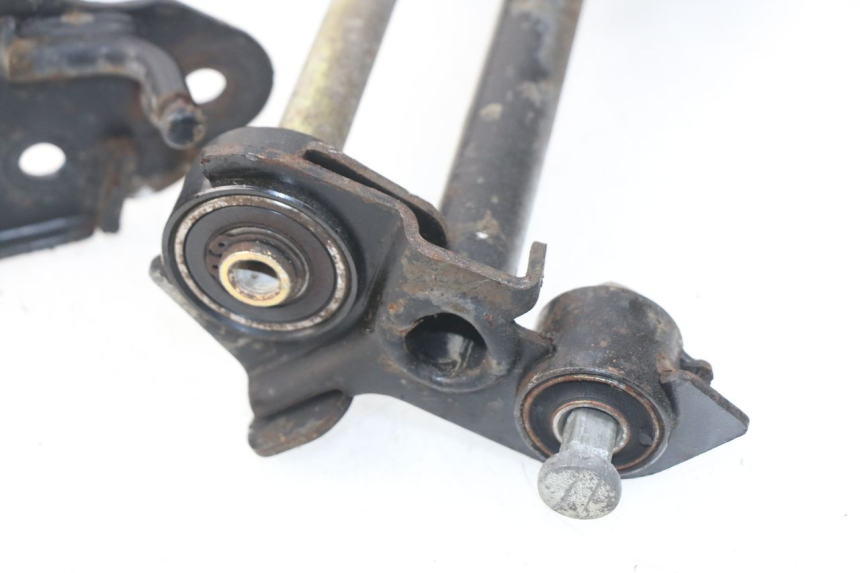 photo de SUPORTE DO MOTOR YAMAHA YP MAJESTY 125 (2007 - 2010) - Zoom do estado de desgaste