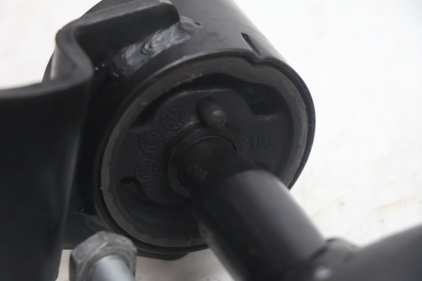 photo de SUPORTE DO MOTOR PIAGGIO ZIP IGET 4T 50 (2021 - 2023) - Detalhe da peça