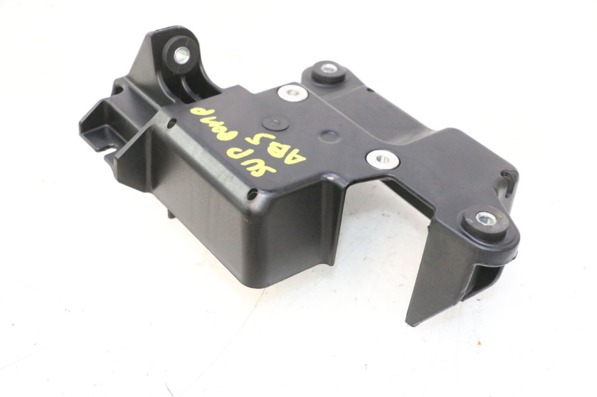 photo de SUPORTE DA BOMBA ABS PIAGGIO MP3 HPE 530 (2022 - 2026) - Zoom do estado de desgaste