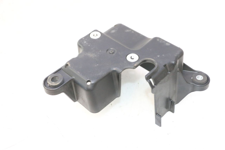 photo de SUPORTE DA BOMBA ABS PIAGGIO MP3 500 (2016 - 2018) - Detalhe da peça