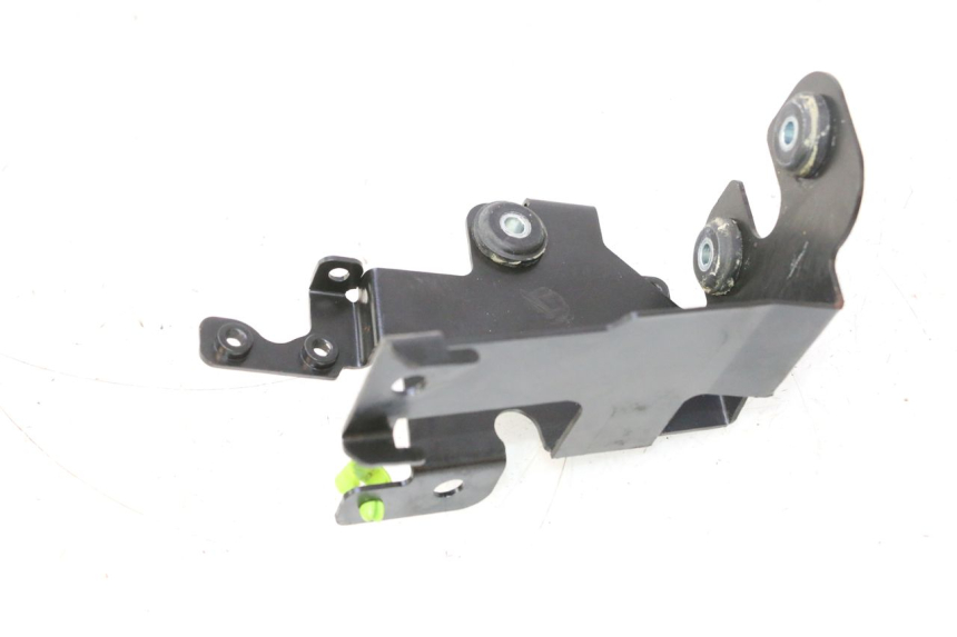 photo de SUPORTE DA BOMBA ABS PEUGEOT SATELIS 125 (2013 - 2018) - Zoom do estado de desgaste