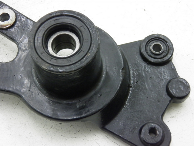 photo de SUPORTE DE ESCAPE JM MOTOR S-MAX 125 (2010 - 2014) - Outro ângulo de visão