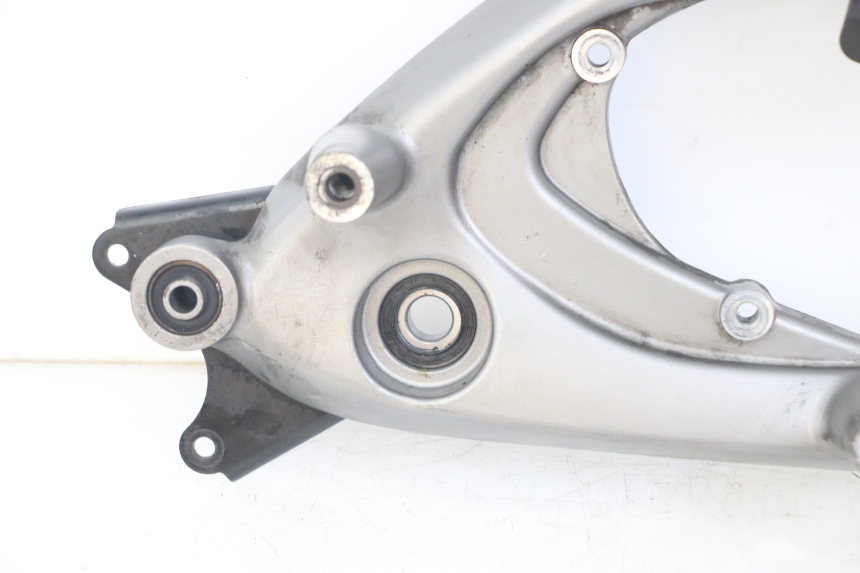photo de SUPORTE DO ESCAPE QUADRO 3D S 350 (2013 - 2018) - Detalhe da peça