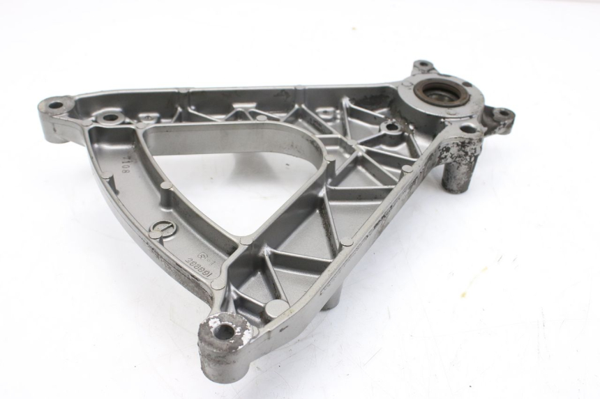 photo de SUPORTE DE ESCAPE SUZUKI AN BURGMAN 400 (2006 - 2010) - Detalhe da peça