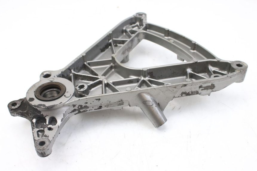 photo de SUPORTE DE ESCAPE SUZUKI AN BURGMAN 400 (2006 - 2010) - Zoom do estado de desgaste