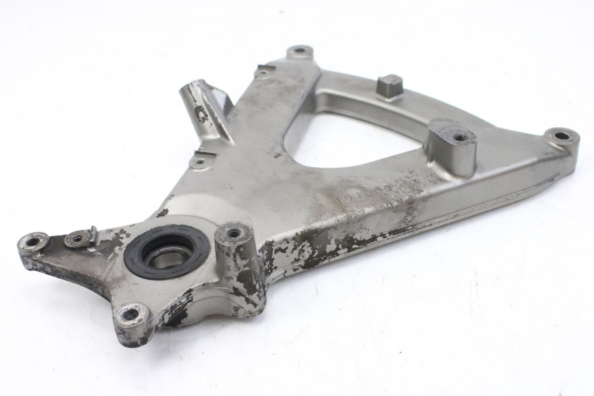 photo de SUPORTE DE ESCAPE SUZUKI AN BURGMAN 400 (2006 - 2010) - Outro ângulo de visão