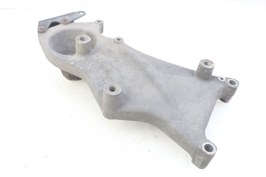 photo de SUPORTE DE ESCAPE APRILIA ATLANTIC 500 (2002 - 2003) - Detalhe da peça