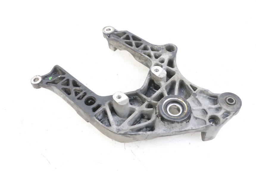 photo de SUPORTE DE ESCAPE SUZUKI BURGMAN 125 (2007 - 2014) - Zoom do estado de desgaste
