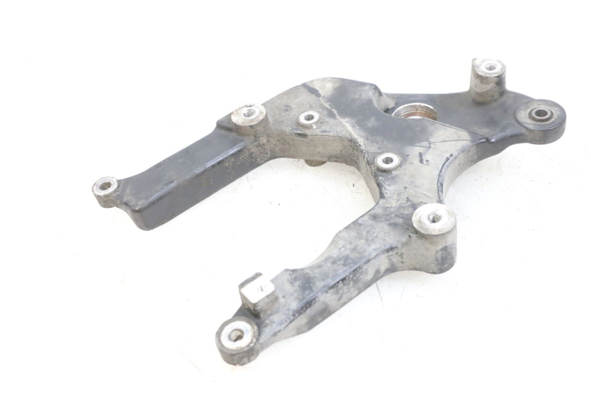 photo de SUPORTE DE ESCAPE SUZUKI BURGMAN 125 (2007 - 2014) - Outro ângulo de visão