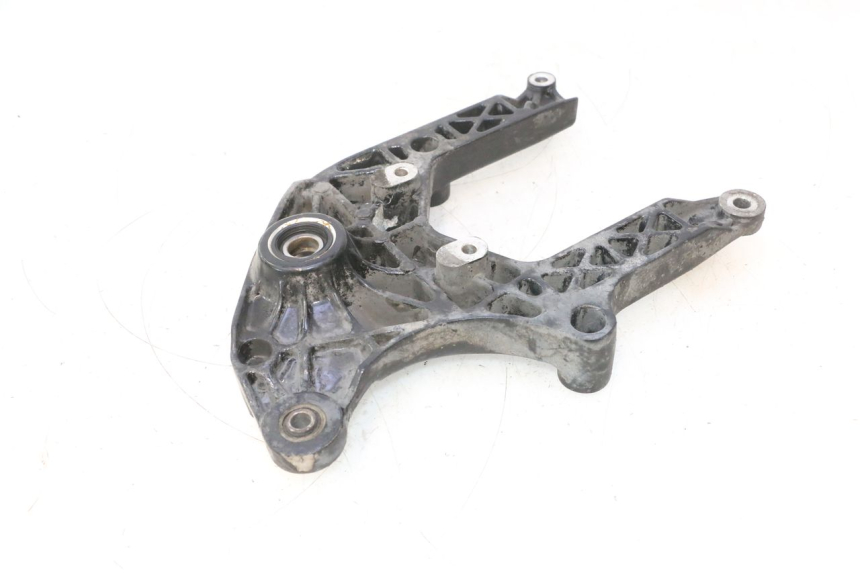 photo de SUPORTE DE ESCAPE SUZUKI BURGMAN 125 (2007 - 2014) - Detalhe da peça