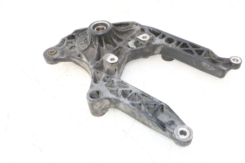 photo de SUPORTE DE ESCAPE SUZUKI BURGMAN 125 (2007 - 2014) - Zoom do estado de desgaste