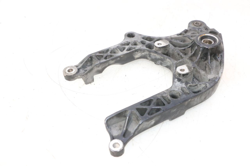 photo de SUPORTE DE ESCAPE SUZUKI BURGMAN 125 (2007 - 2014) - Outro ângulo de visão