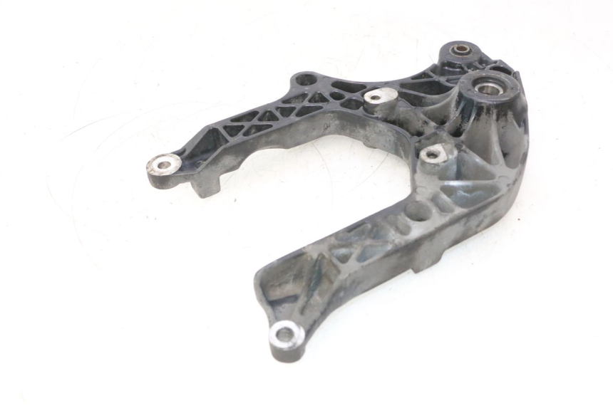 photo de SUPORTE DE ESCAPE SUZUKI BURGMAN 125 (2007 - 2014) - Zoom do estado de desgaste