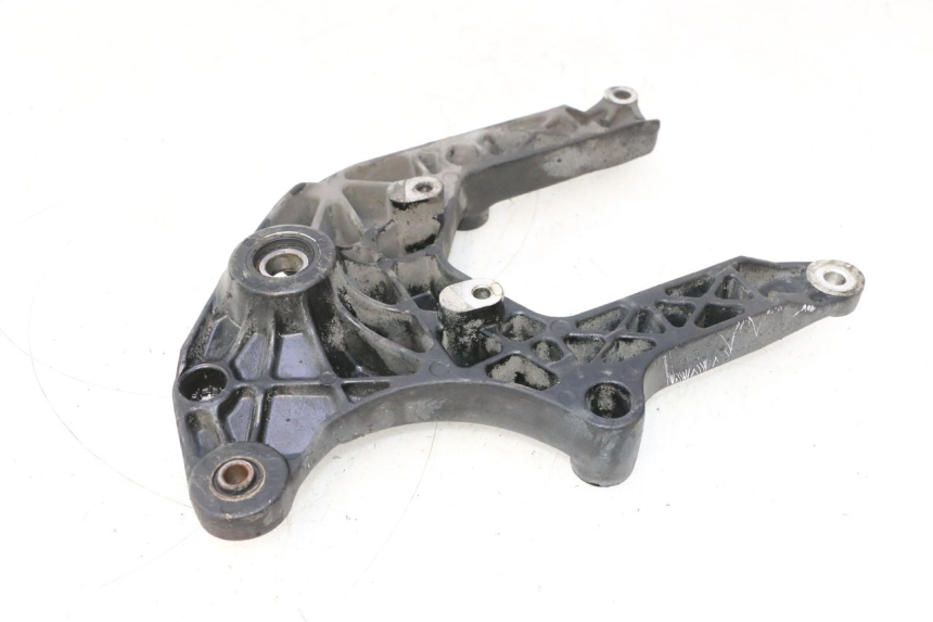 photo de SUPORTE DE ESCAPE SUZUKI BURGMAN 125 (2007 - 2014) - Outro ângulo de visão